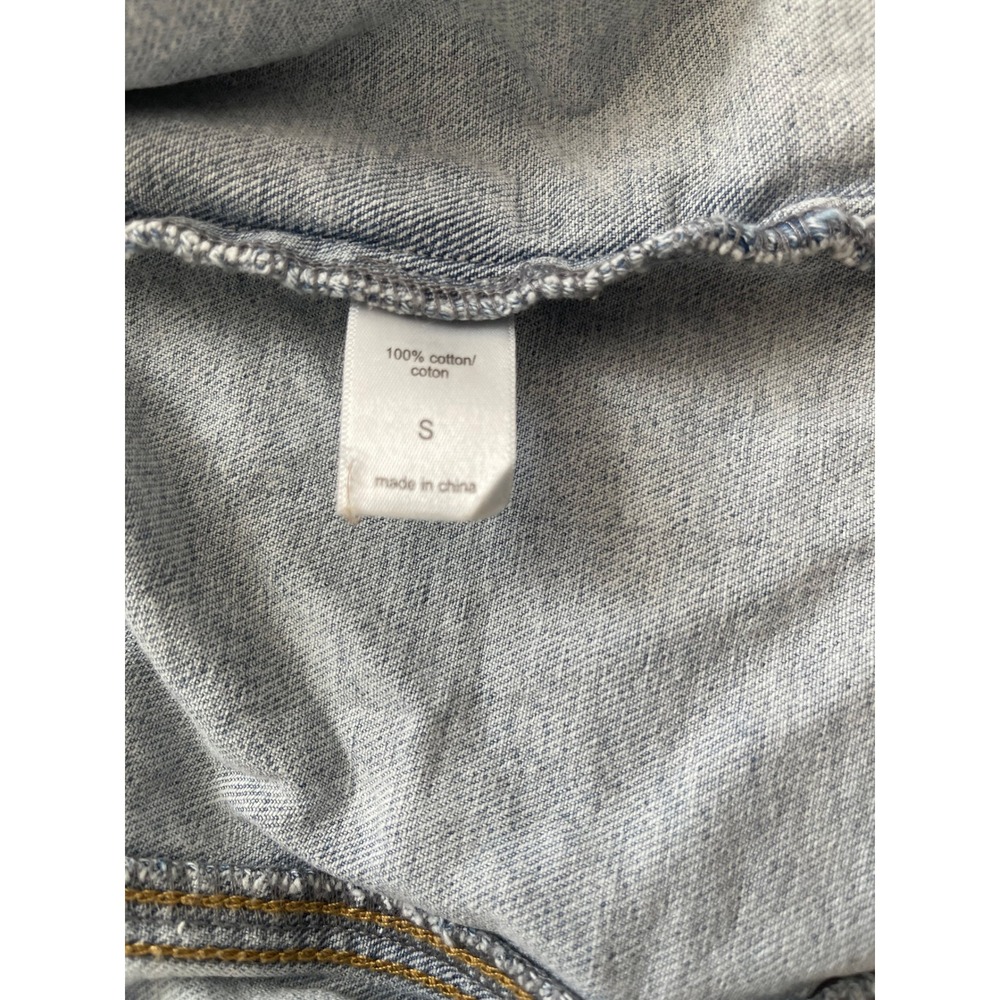 Maurices Light Wash Pearl Rhinestone Embellished Cropped Denim Jacket Small - Picture 6 of 6